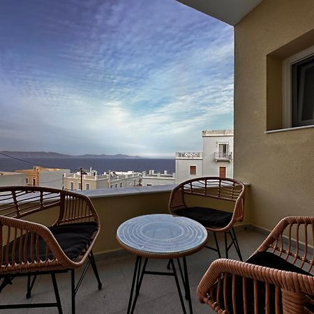 Апартаменты Sky Эрмуполис Экстерьер фото